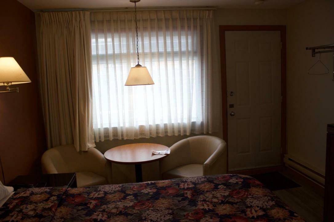 Motel La Siesta Saint-Lambert-Chambly Buitenkant foto